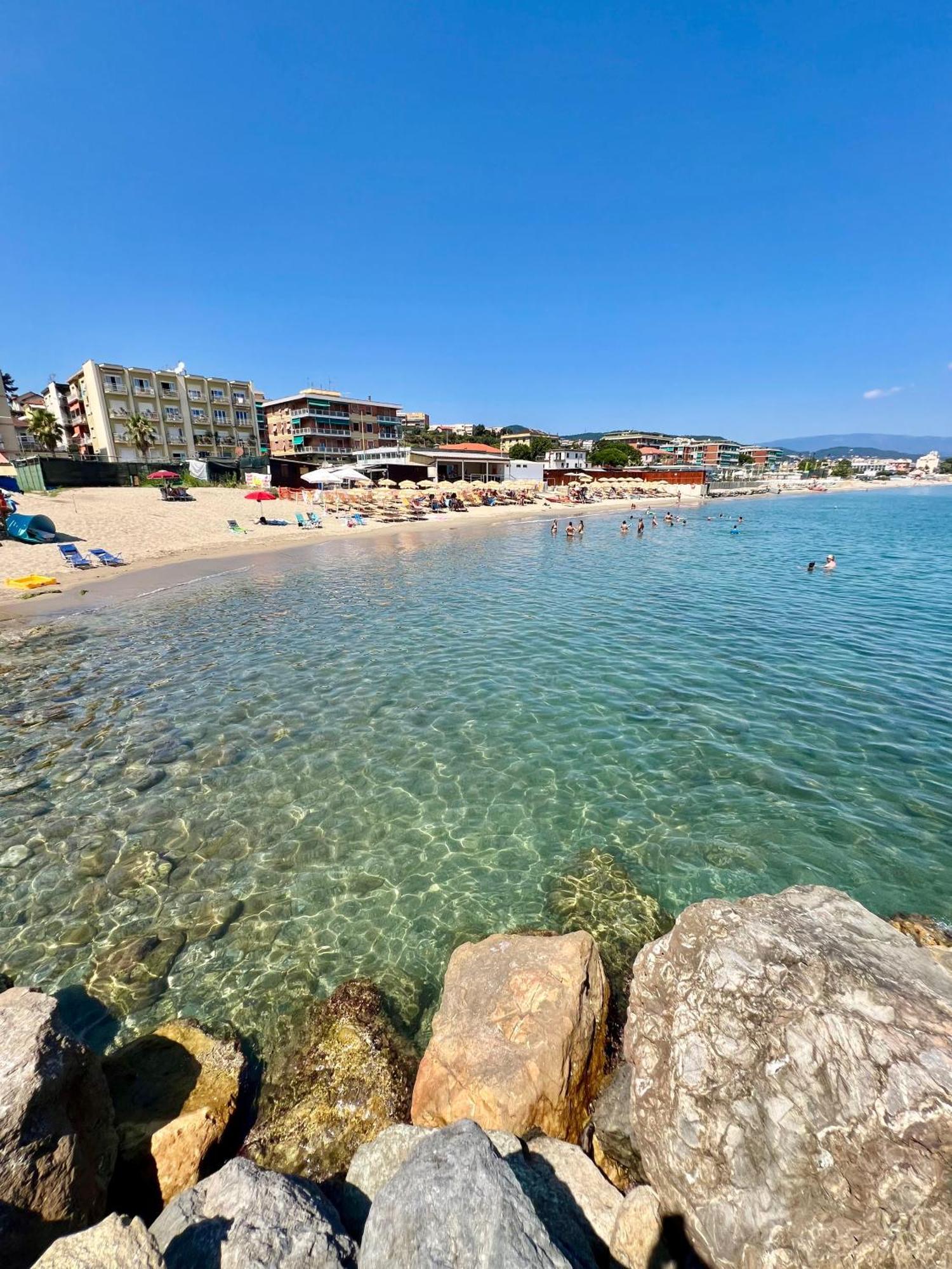 Appartamento Con Accesso Privato Spiaggia Savona Ngoại thất bức ảnh